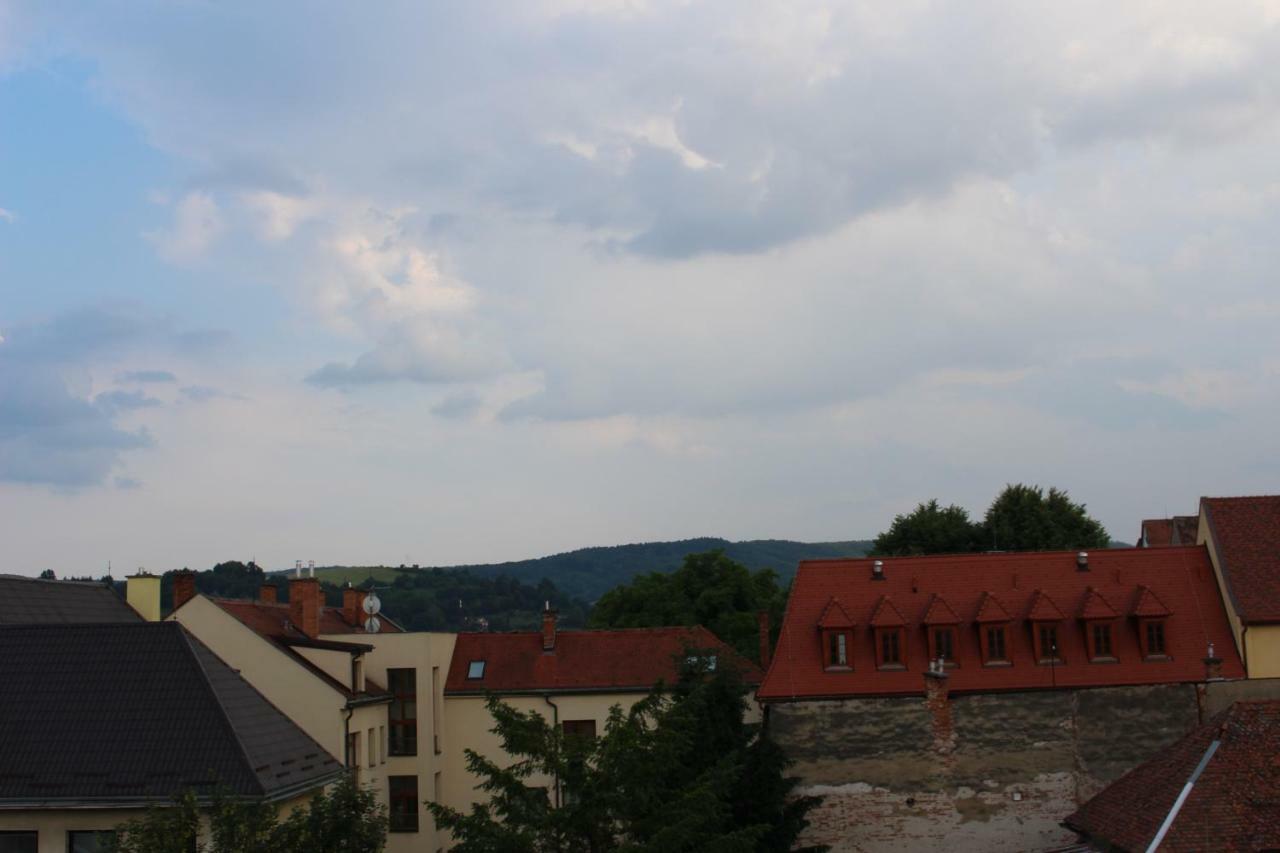 Centrum Apartman S- Dom Bardejov Bagian luar foto